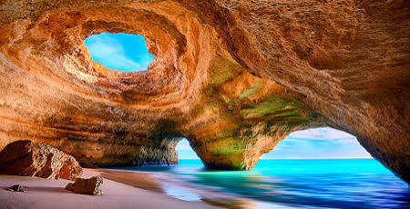 Gruta de Benagil em Portugal